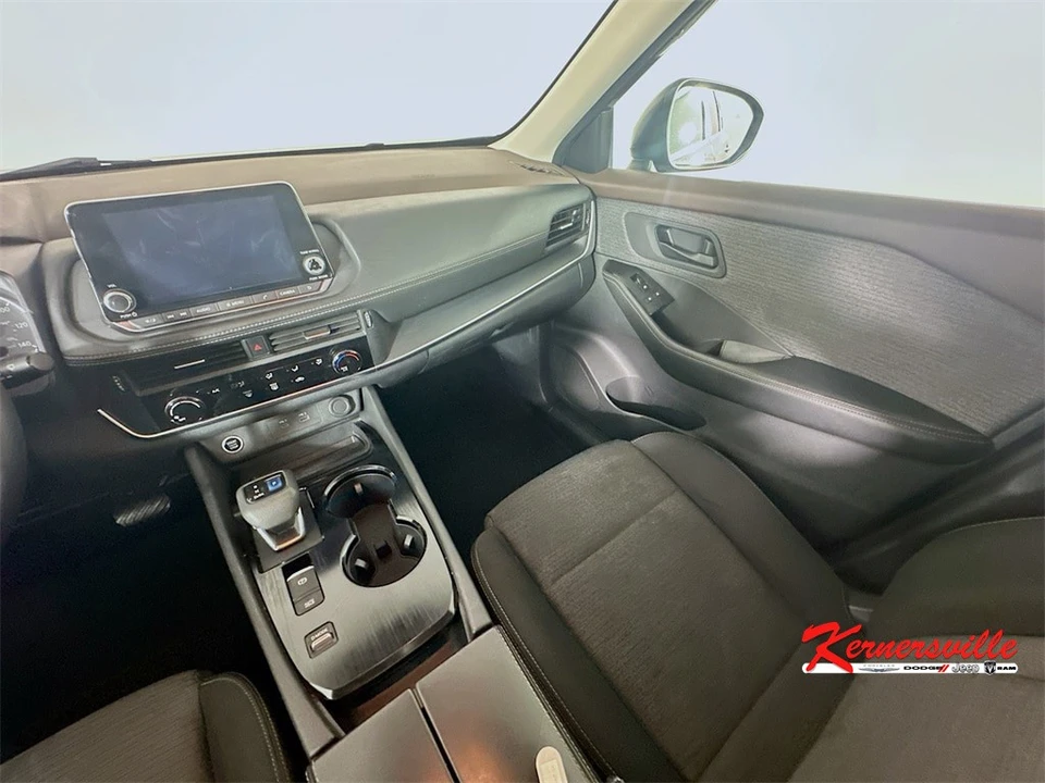 2021 Nissan Rogue - Image 11 of 12
