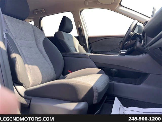 2021 Nissan Rogue - Image 17 of 21