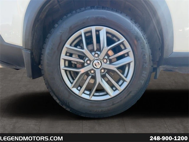 2021 Nissan Rogue - Image 10 of 21