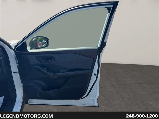 2021 Nissan Rogue - Image 16 of 21
