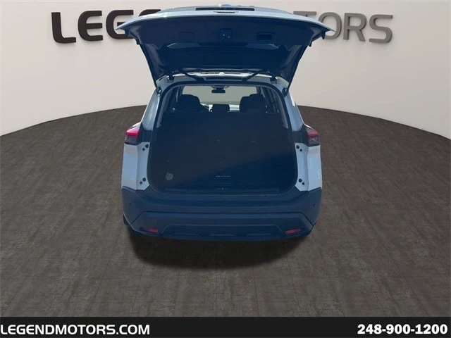 2021 Nissan Rogue - Image 15 of 21
