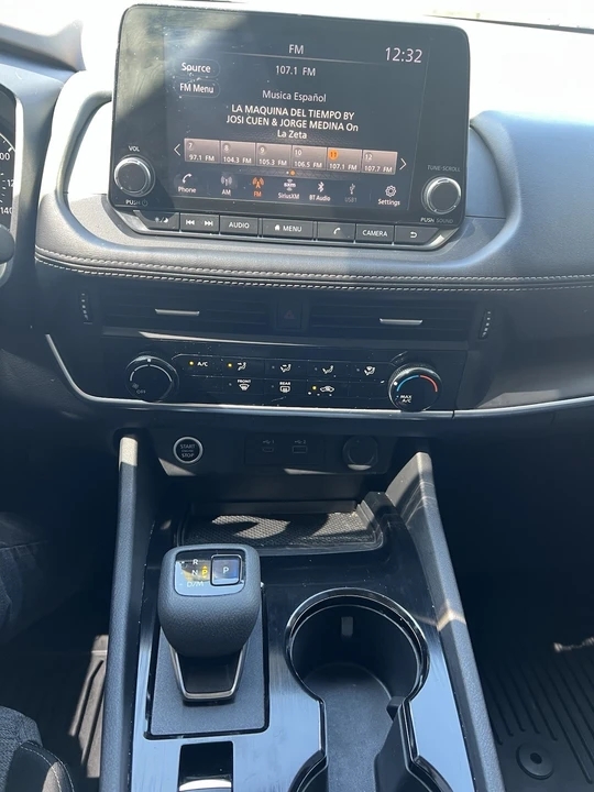2021 Nissan Rogue - Image 11 of 12