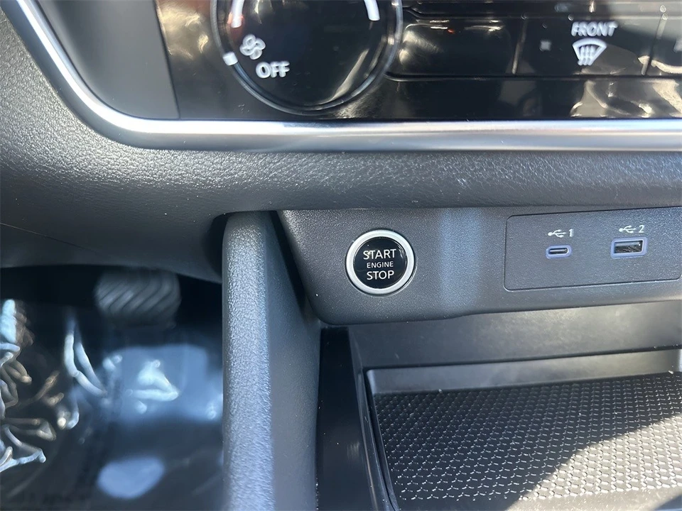 2021 Nissan Rogue - Image 17 of 21