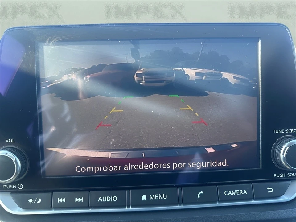 2021 Nissan Rogue - Image 16 of 21