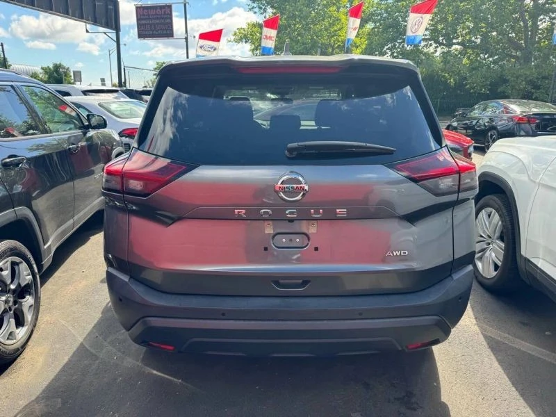 2021 Nissan Rogue - Image 5 of 9
