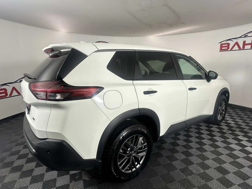 2021 Nissan Rogue - Image 8 of 21