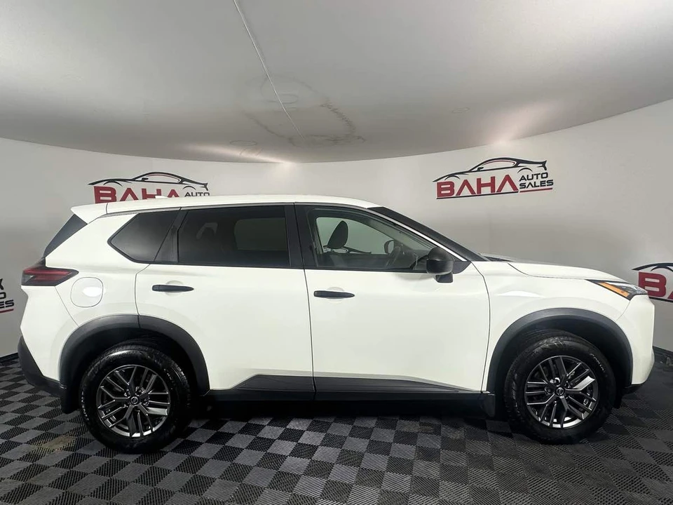 2021 Nissan Rogue - Image 10 of 21
