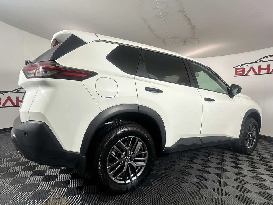 2021 Nissan Rogue - Image 9 of 21