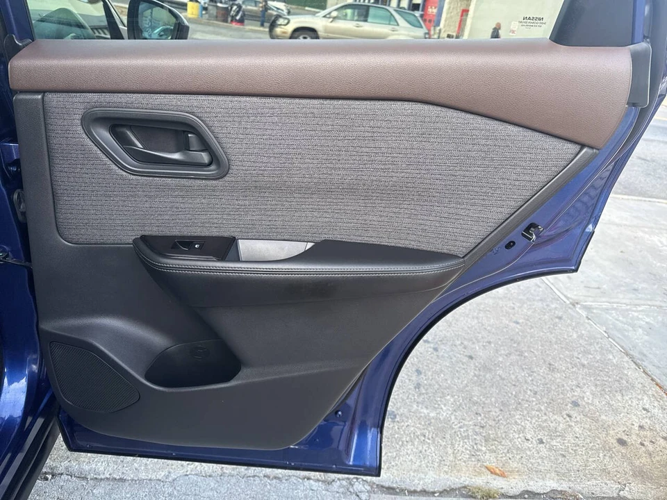 2021 Nissan Rogue - Image 13 of 21