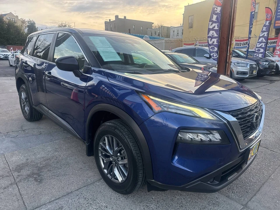 2021 Nissan Rogue - Image 2 of 21