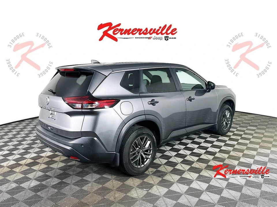 2021 Nissan Rogue - Image 7 of 21