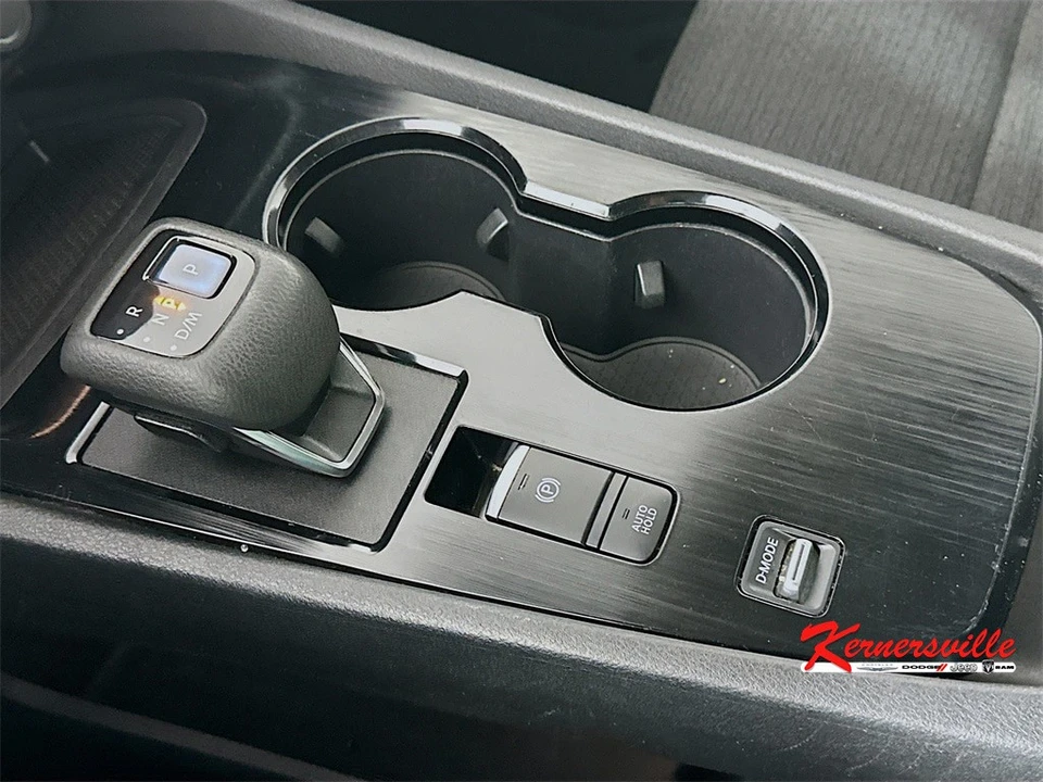 2021 Nissan Rogue - Image 16 of 21