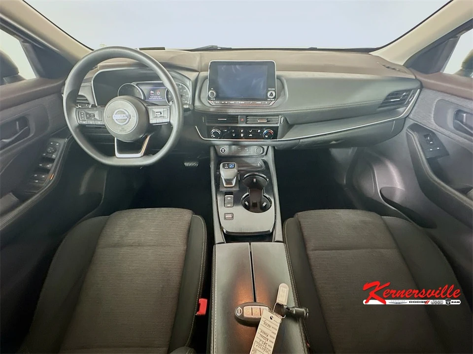 2021 Nissan Rogue - Image 10 of 21