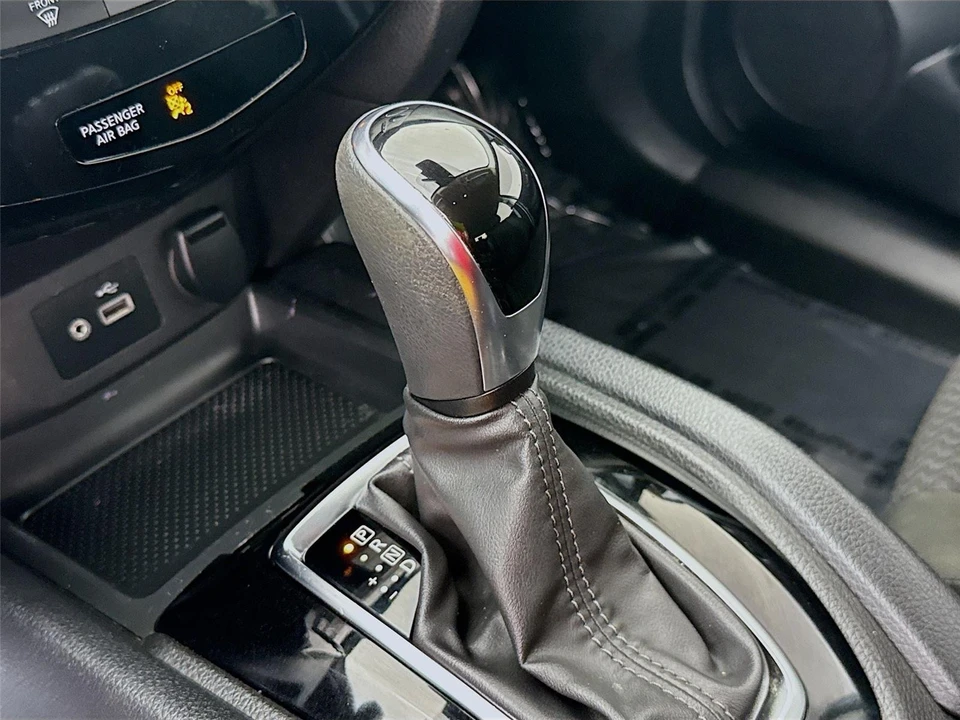 2021 Nissan Rogue - Image 16 of 21