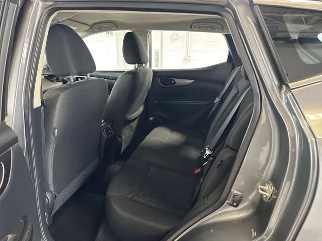2021 Nissan Rogue - Image 10 of 21