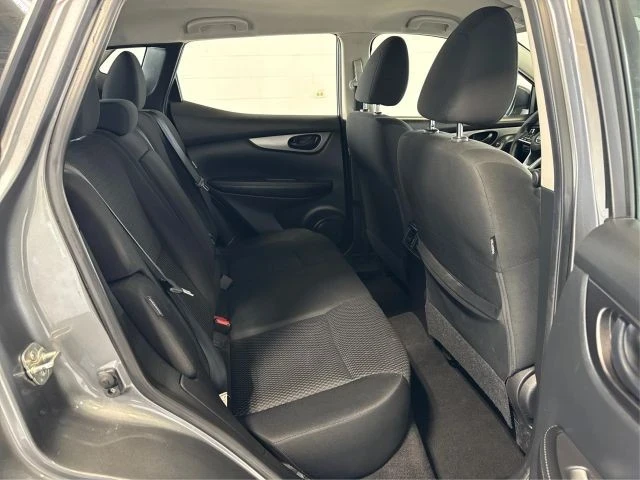 2021 Nissan Rogue - Image 15 of 21