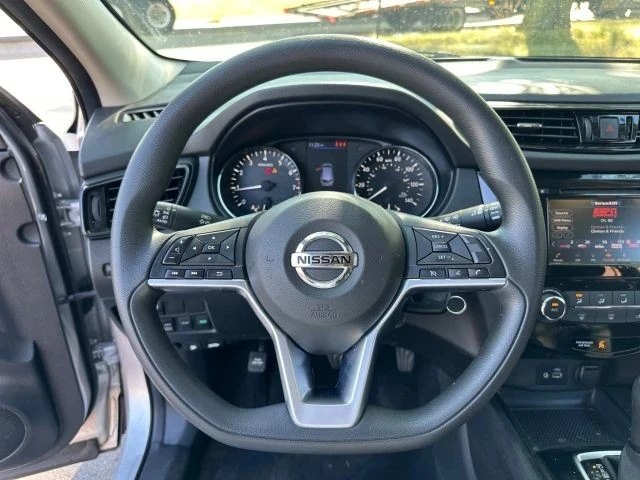 2021 Nissan Rogue - Image 15 of 17