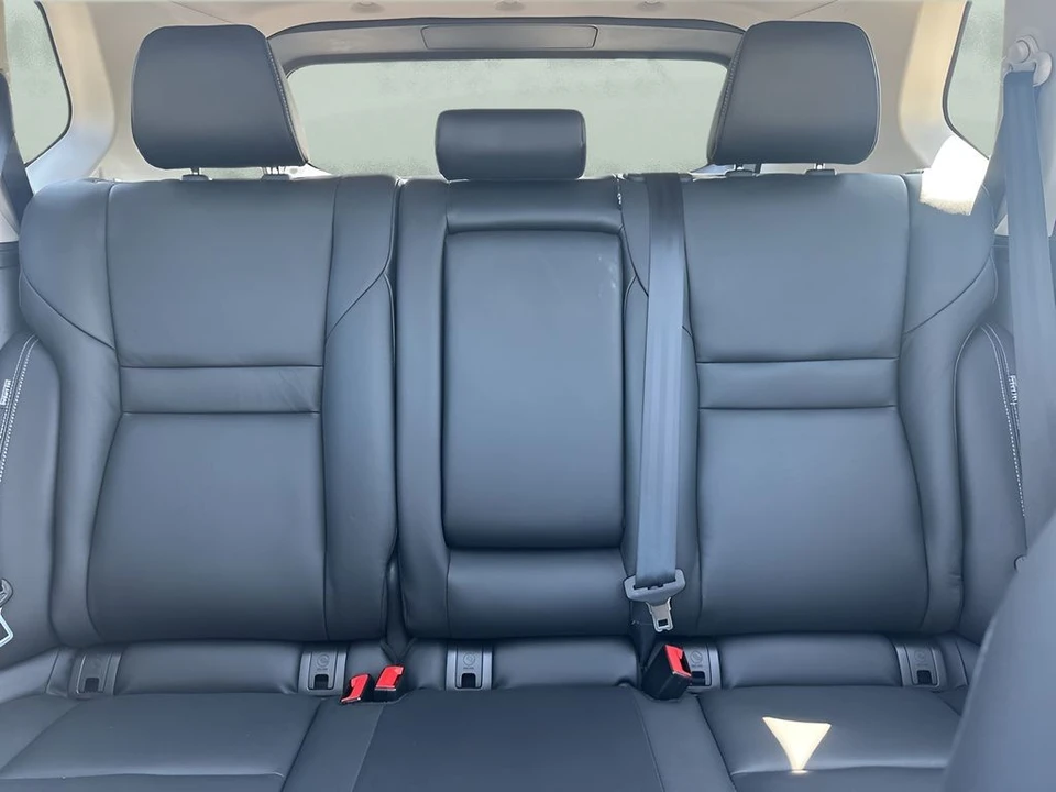2021 Nissan Rogue - Image 13 of 21