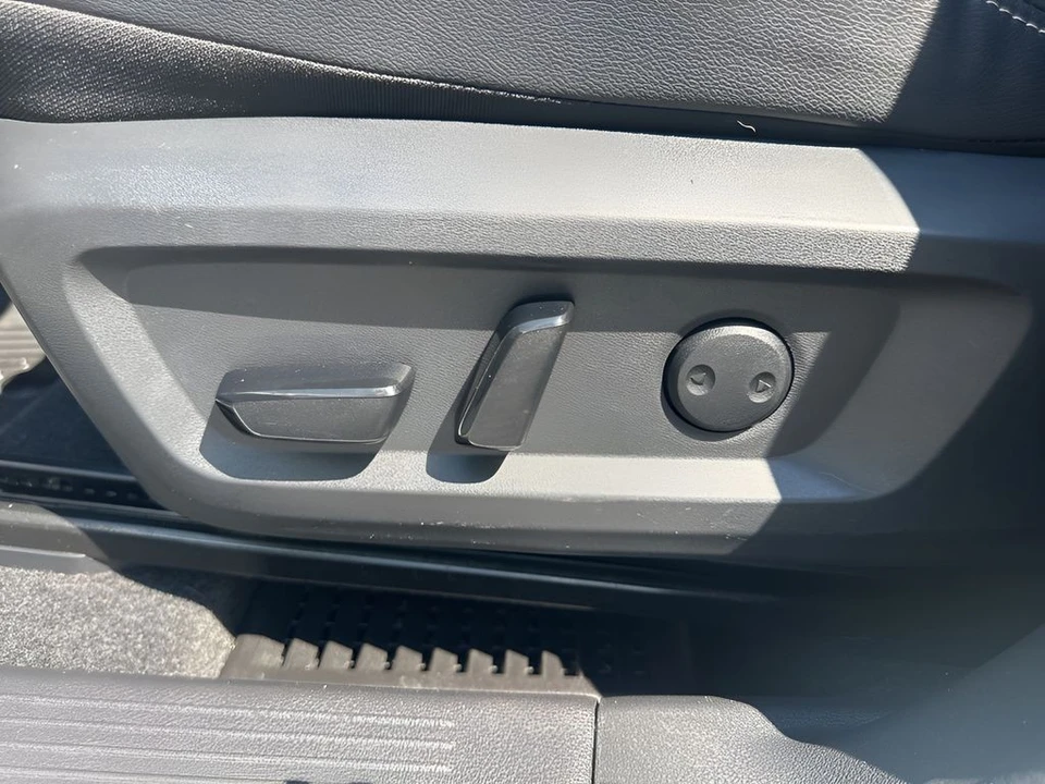 2021 Nissan Rogue - Image 10 of 12