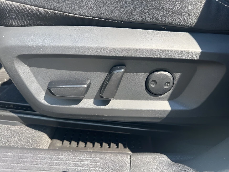 2021 Nissan Rogue - Image 10 of 12