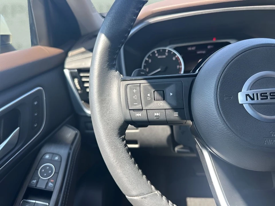 2021 Nissan Rogue - Image 16 of 21