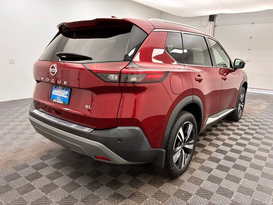 2021 Nissan Rogue - Image 8 of 12