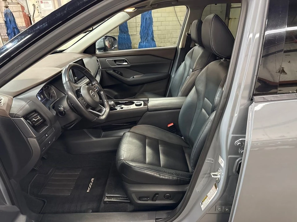 2021 Nissan Rogue - Image 10 of 12