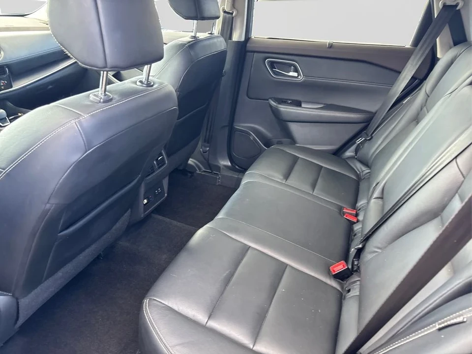 2021 Nissan Rogue - Image 10 of 12