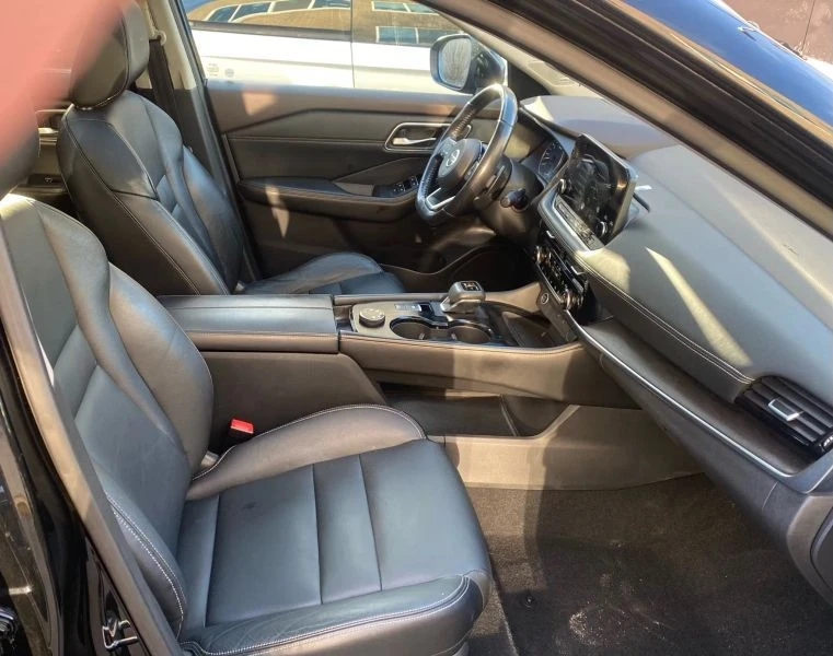 2021 Nissan Rogue - Image 10 of 12