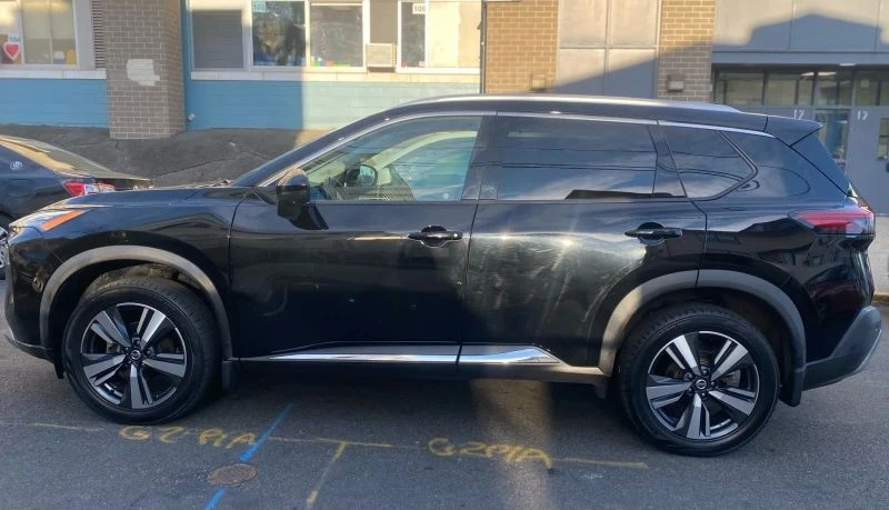2021 Nissan Rogue - Image 8 of 12