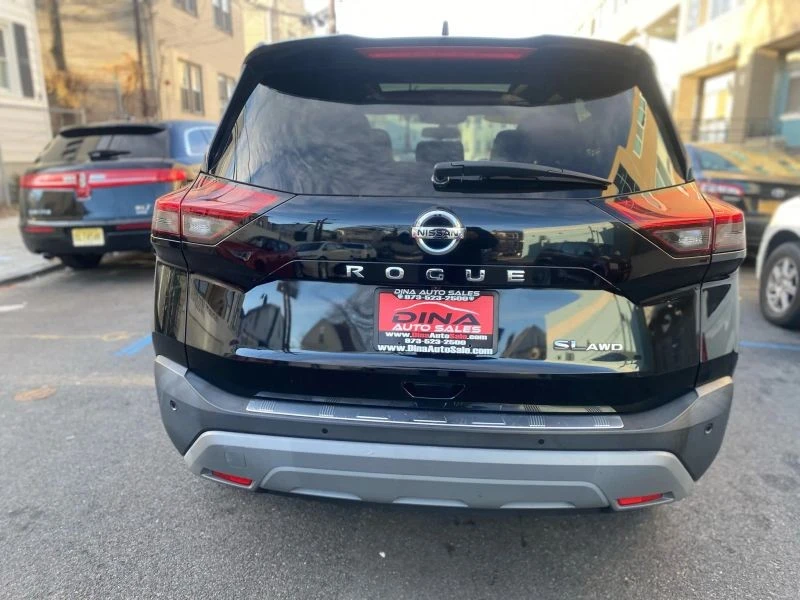 2021 Nissan Rogue - Image 4 of 12