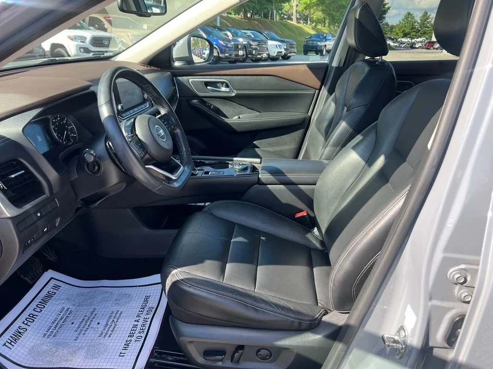2021 Nissan Rogue - Image 10 of 12