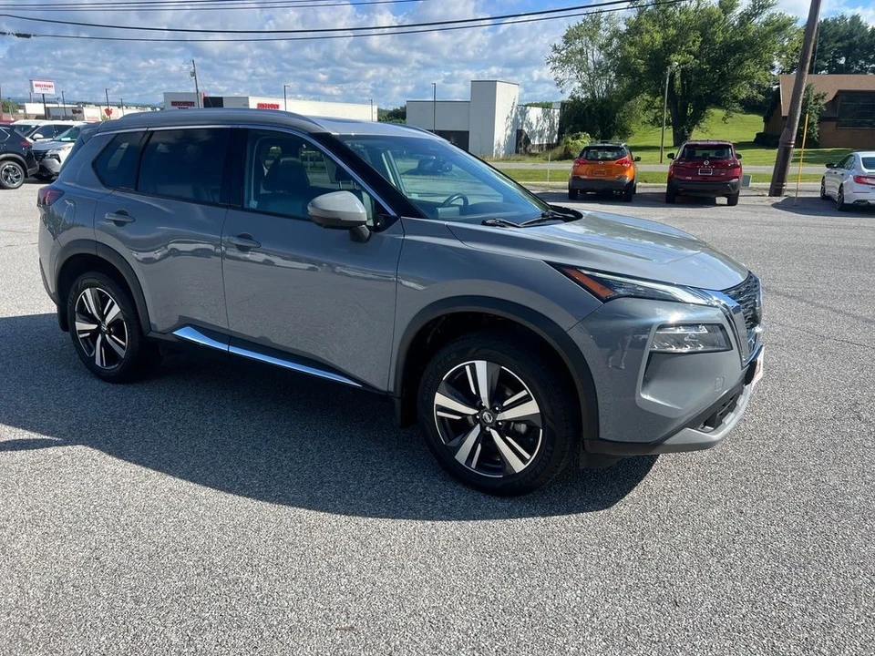 2021 Nissan Rogue - Image 8 of 12