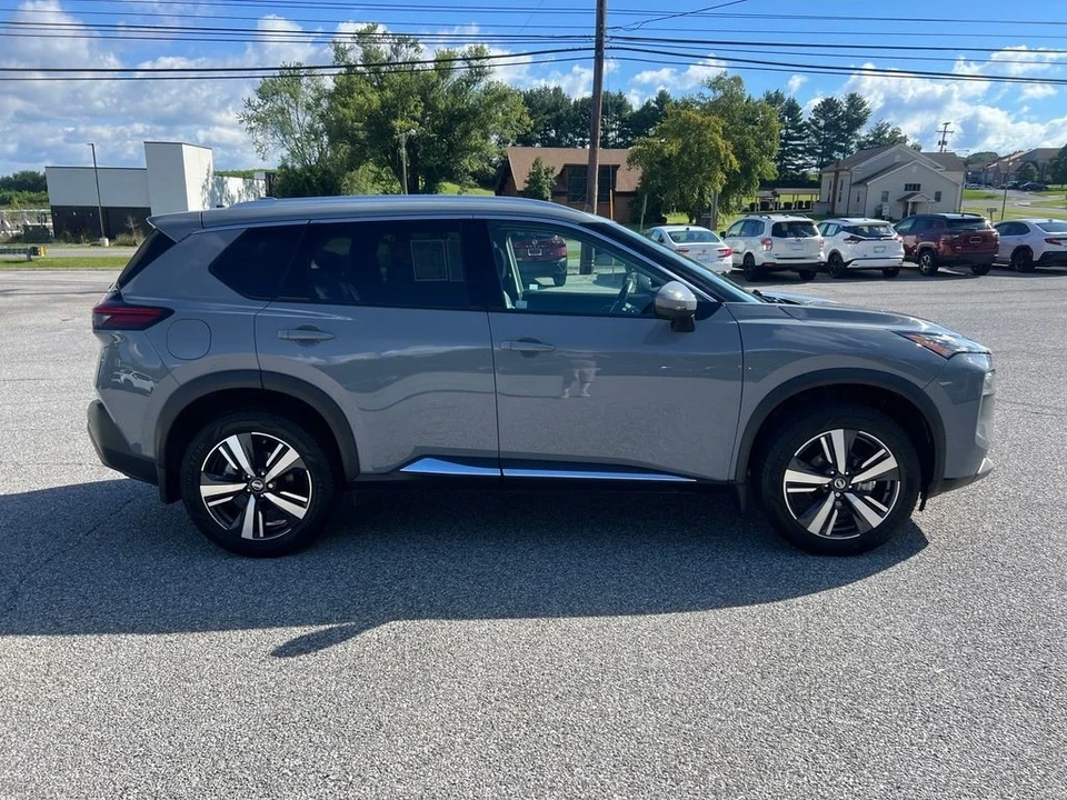 2021 Nissan Rogue - Image 7 of 12