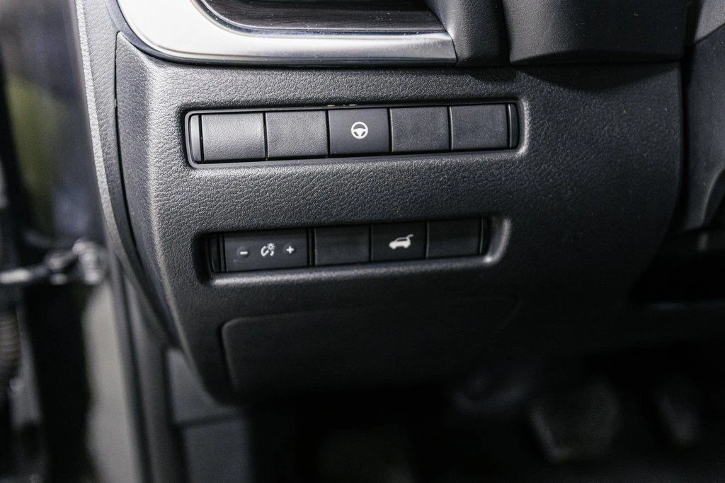 2021 Nissan Rogue - Image 9 of 21