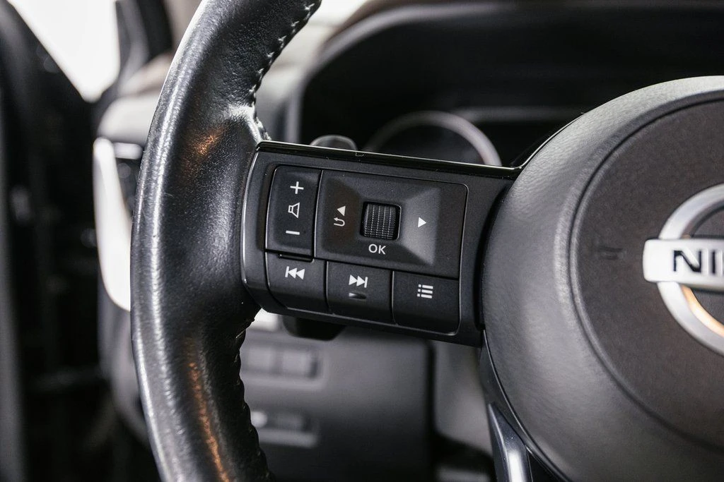 2021 Nissan Rogue - Image 10 of 21