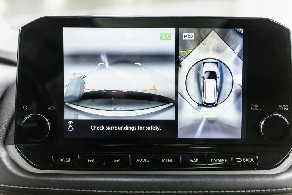 2021 Nissan Rogue - Image 15 of 21