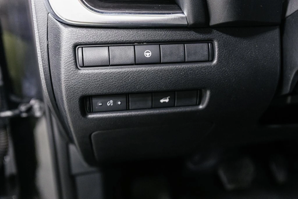 2021 Nissan Rogue - Image 9 of 12