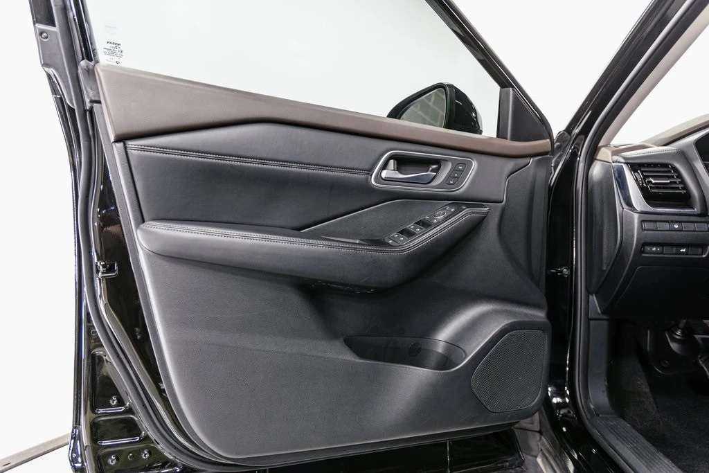 2021 Nissan Rogue - Image 5 of 12