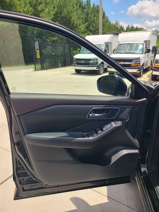 2021 Nissan Rogue - Image 11 of 21