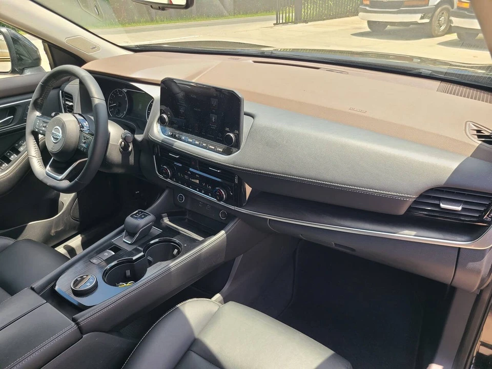 2021 Nissan Rogue - Image 18 of 21