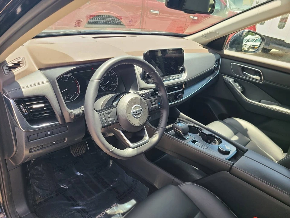 2021 Nissan Rogue - Image 13 of 21