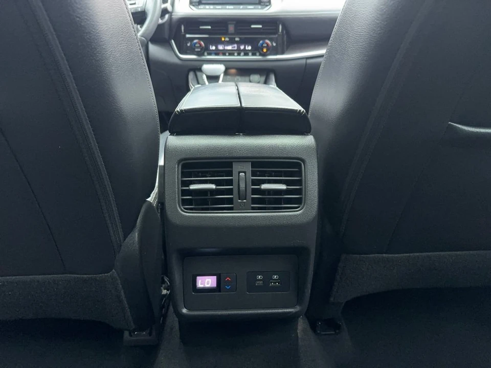 2021 Nissan Rogue - Image 18 of 21