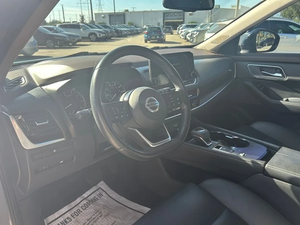 2021 Nissan Rogue - Image 9 of 12