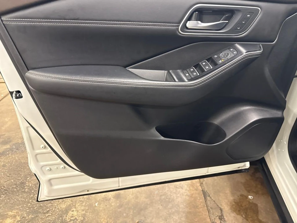 2021 Nissan Rogue - Image 12 of 12