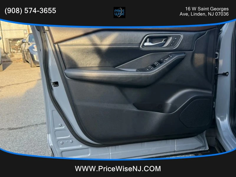 2021 Nissan Rogue - Image 7 of 12