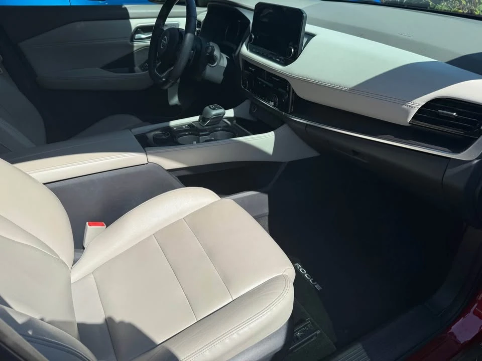 2021 Nissan Rogue - Image 7 of 11