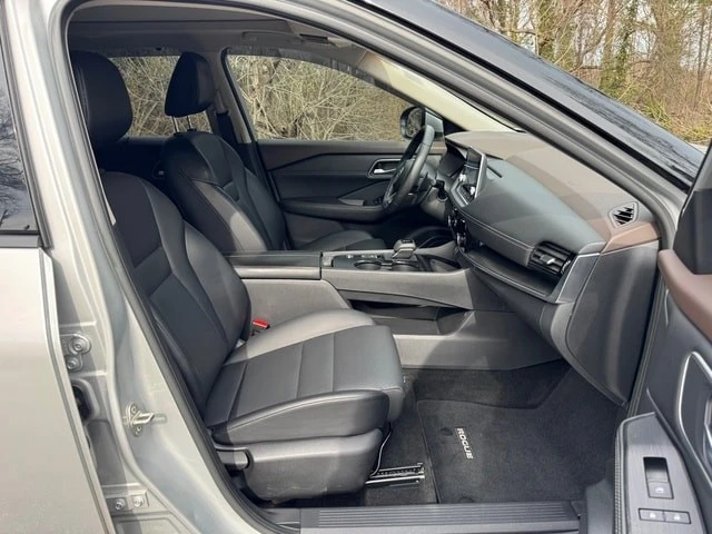 2021 Nissan Rogue - Image 17 of 21