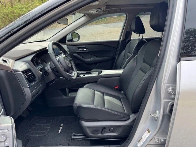 2021 Nissan Rogue - Image 11 of 21