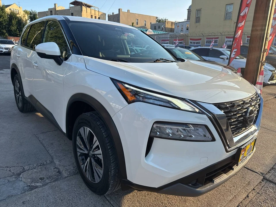 2021 Nissan Rogue - Image 2 of 21